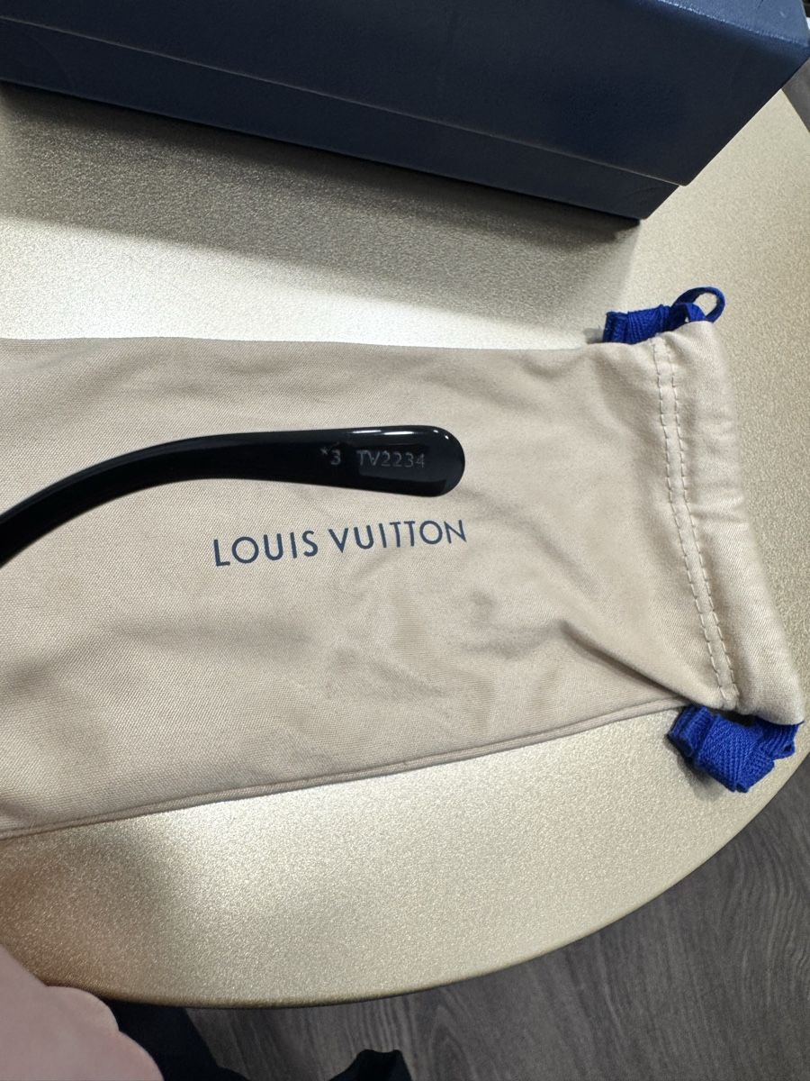 Louis Vuitton Occhiali & Lenti: Louis Vuitton Sunglasses - Black - never worn full complect – Nuovo (secondo la descrizione) da Thonex venduto da Lux_brands01 6