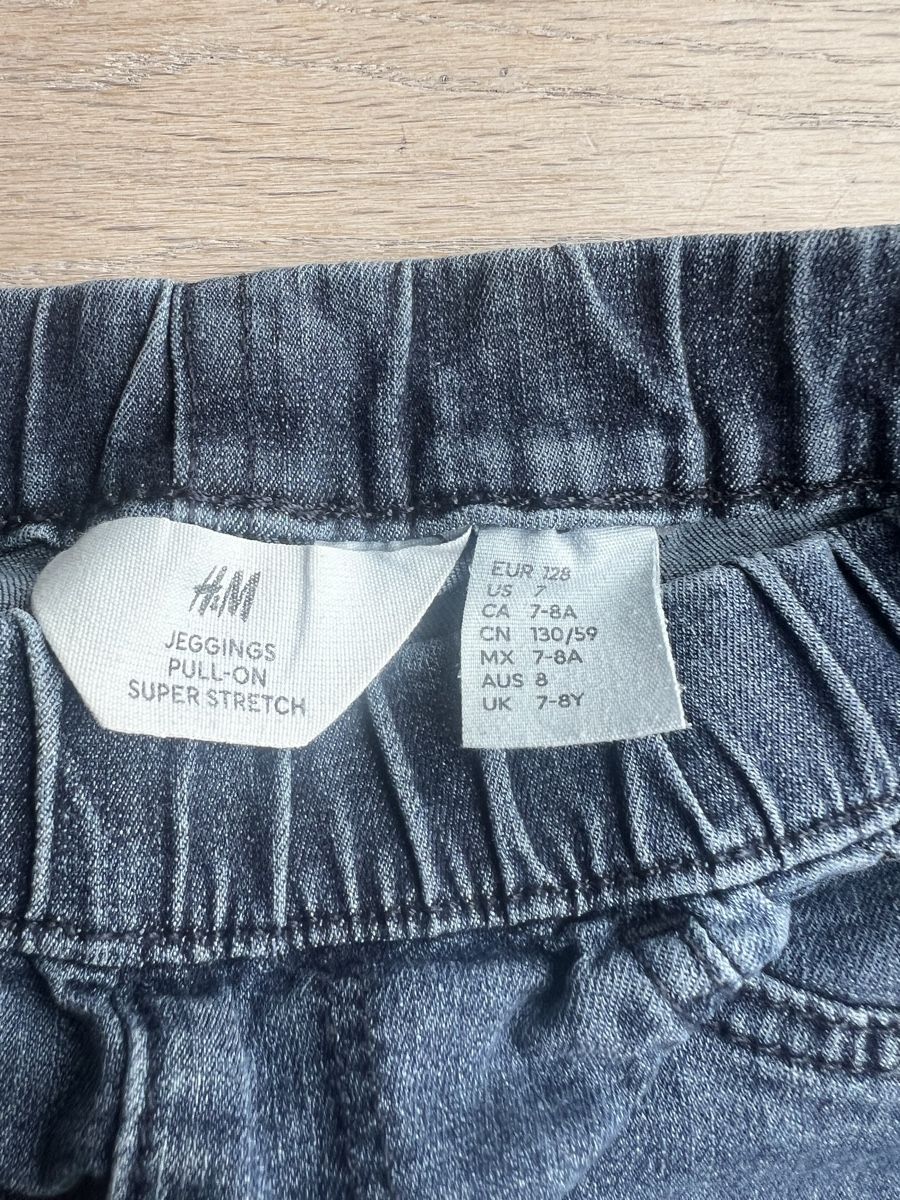 H&M Pantalons: Jeans blau Grösse 140 – Neuf (Voir description) à Frick par bla_zt9f 1