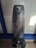 Kiteboard Carved inkl. Pads und Finnen