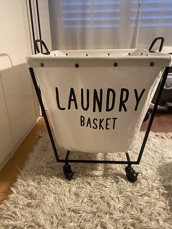 Maisons du monde Paniers à linge: Wäschekorb auf Rädern – D'occasion à Männedorf par nathi_o