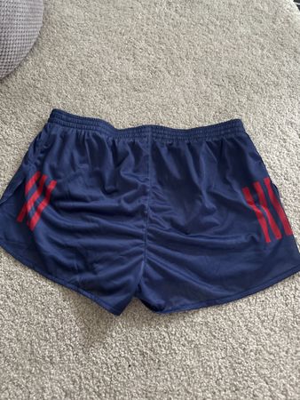 Adidas Damen Shorts Grösse S, ClimaLite, neu.