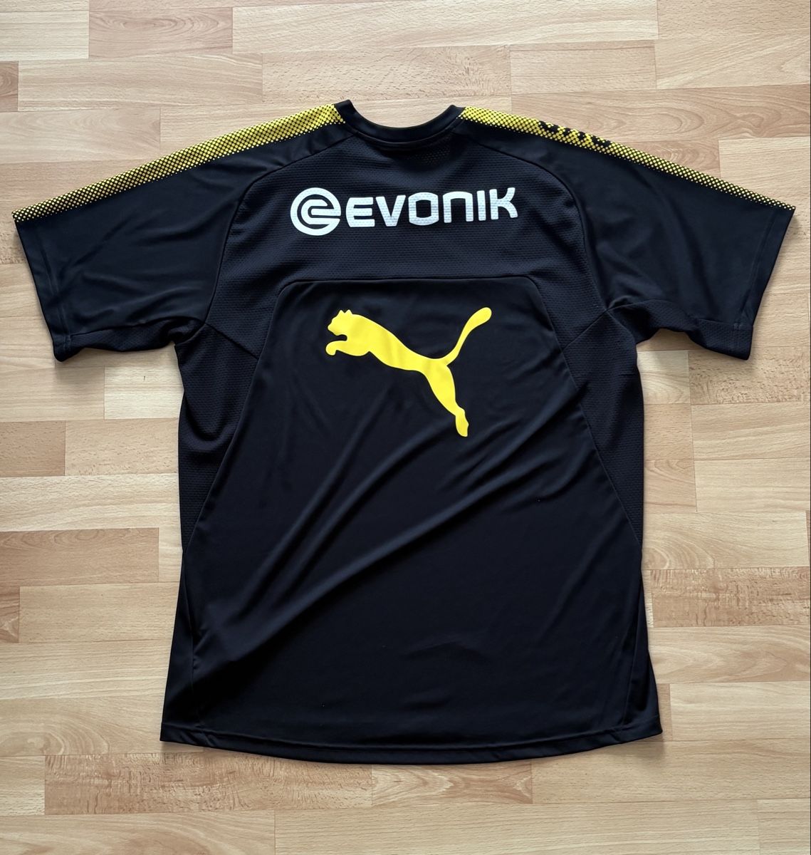 BVB Canottiere & Pantaloni: BVB Trainingsshirt XL – Usato da Sutz venduto da Strauss35 1