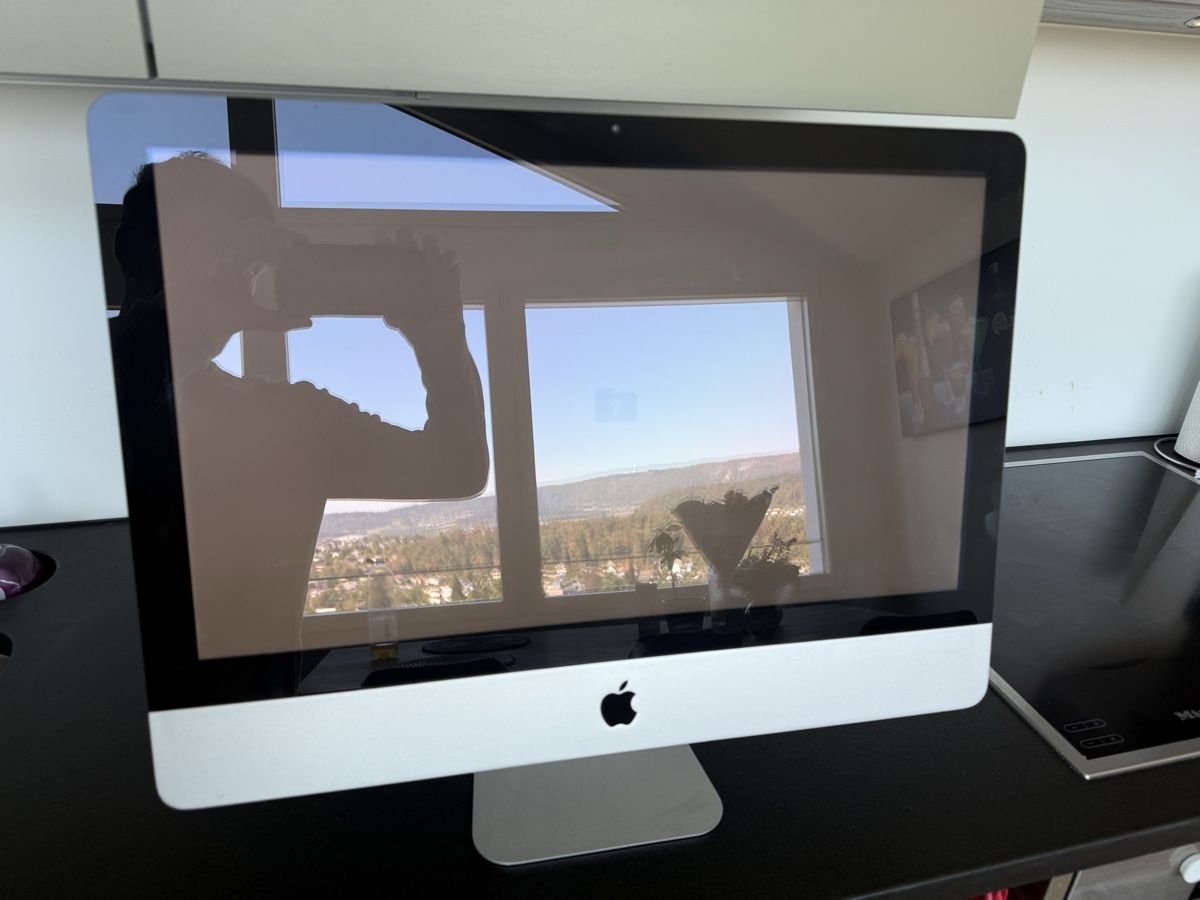 Apple PCs: iMac Defekt – Défectueux à Killwangen par SaintB8B
