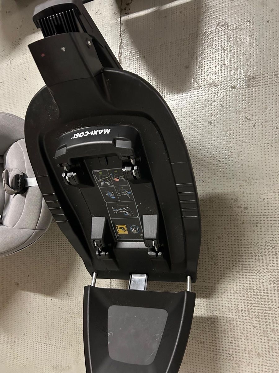Maxi-Cosi Seggiolini per auto: Maxi-Cosi Pearl Autositz und Isofix – Usato da Basel venduto da Oasis111 2