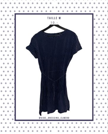 Robe d'été bleu marine à pois blancs