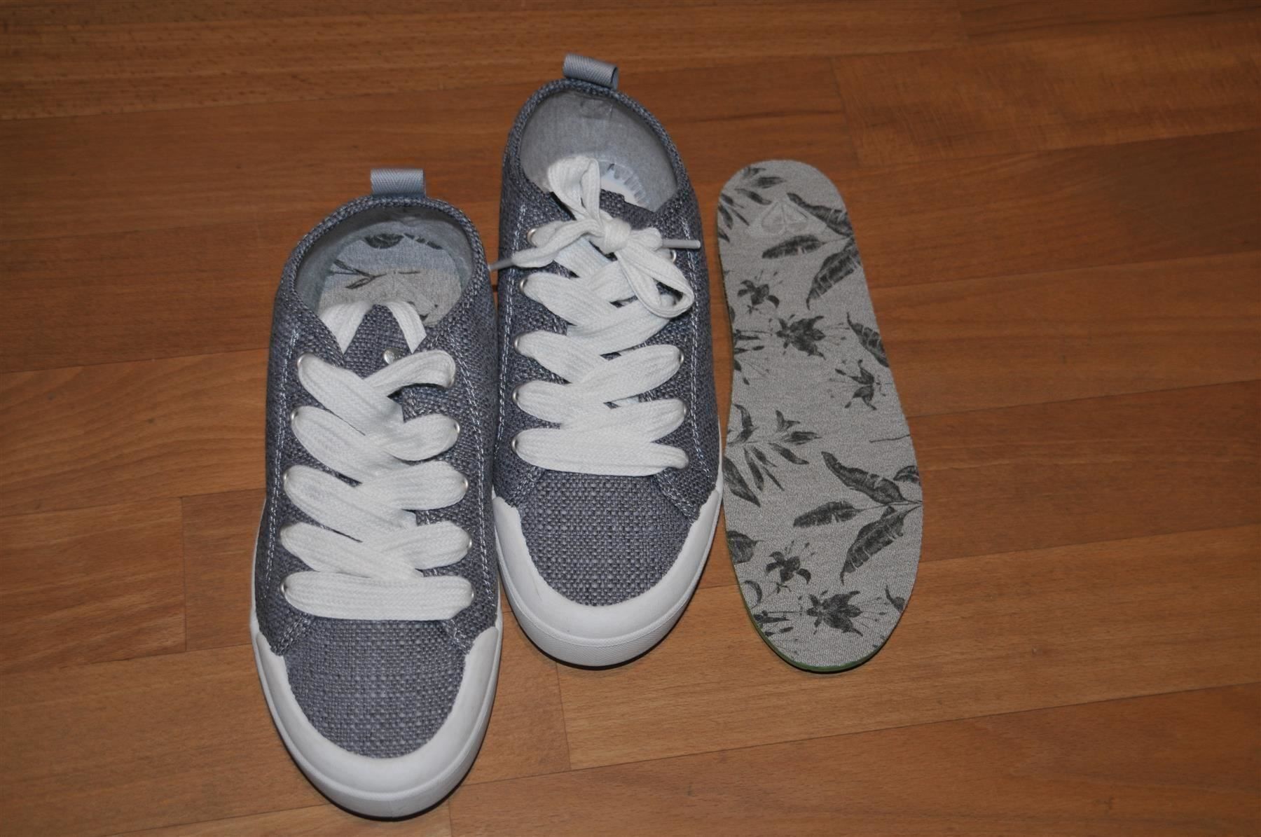 Roxy Scarpe da donna: Roxy Freizeitschuhe grau, Gr. 37 - NEU – Nuovo e nell'imballaggio originale da Winterthur venduto da Schwestere