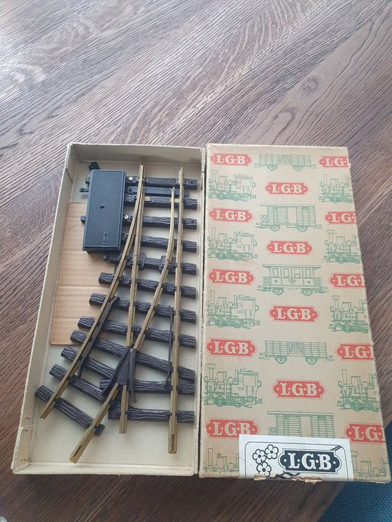 LGB AIGUILLAGE DROIT ELECTRIQUE EN BO REF. 1205
