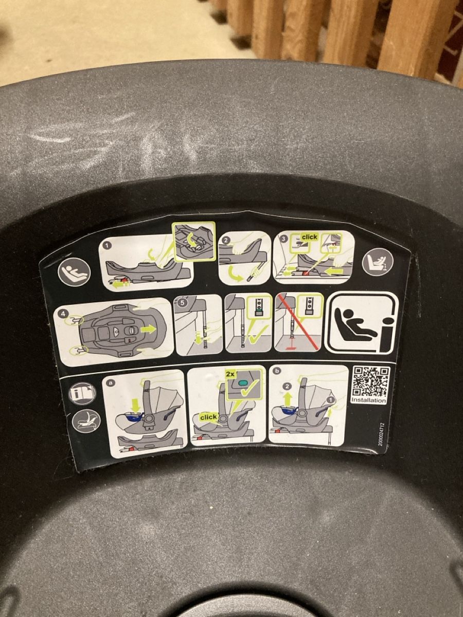 Britax Römer Seggiolini per auto: Baby Schalen mit isofix-base – Usato da Olten venduto da PWG735 4