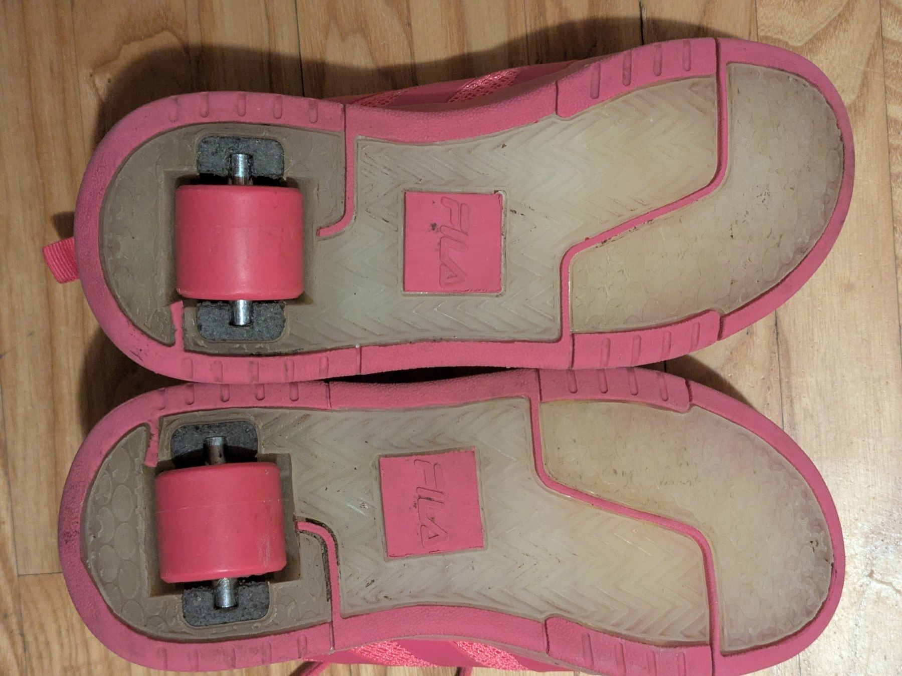 Scarpe da donna: Schuh mit integrierten Rollen – Usato da Lommis venduto da susannekoenig 2