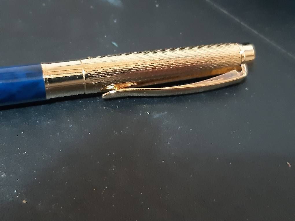 Pelikan Penna & Evidenziatori: Stylo à bille Pelikan – Usato da Mézières VD venduto da joe_65kf