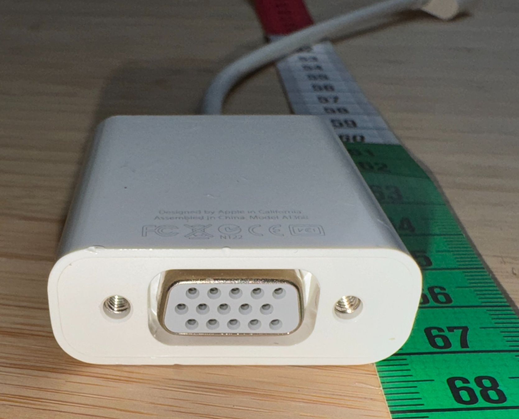 Apple Laufwerke & Adapter: Apple 30 Pin to VGA - Adapter – Gebraucht aus Winterthur von YaV 1