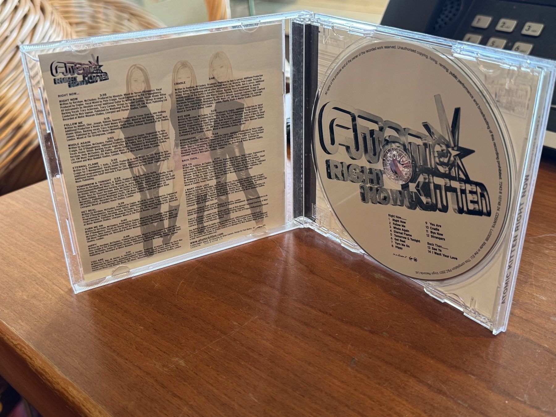 CD: Atomic Kitten - Right Now - HG42D+ – Usato da Küsnacht ZH venduto da swisssales.net 2