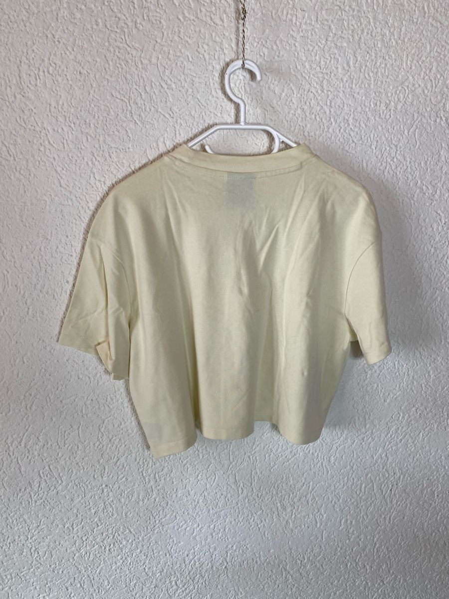 Nike T-shirt: Cropped T-Shirt von Nike – Usato da Emmen venduto da Linda-Bachmann 1