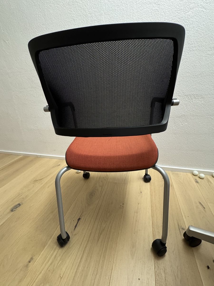 Stühle: Chaise de bureau pivotante, design moderne et confort optima – Gebraucht aus Uitikon Waldegg von Uitikon73 5