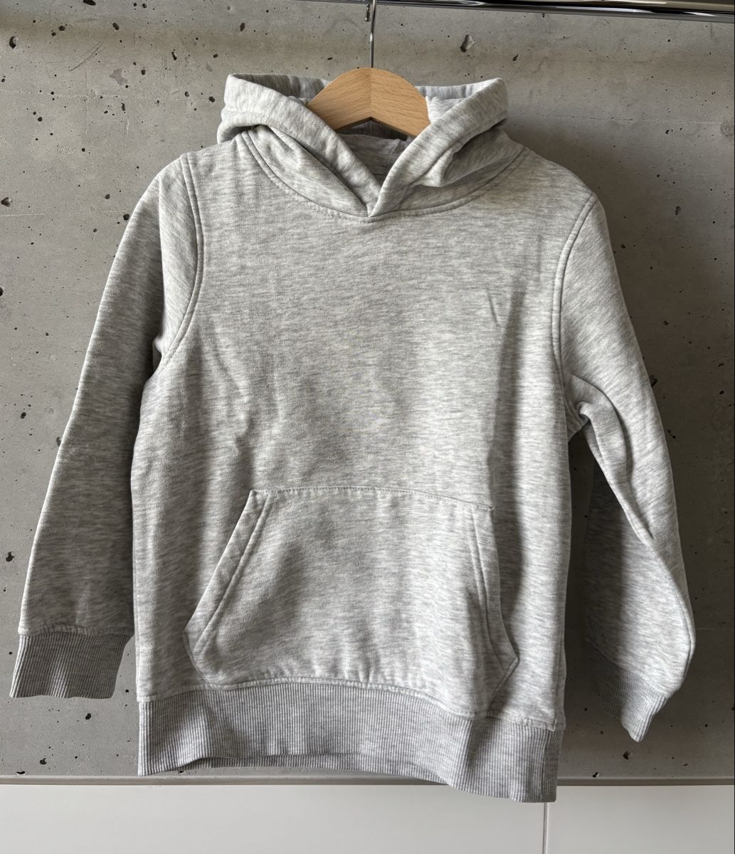 C&A Maglioni & Felpe: C&A Hoodie grau 116 warm Pullover – Usato da Rebstein venduto da wendy321meins