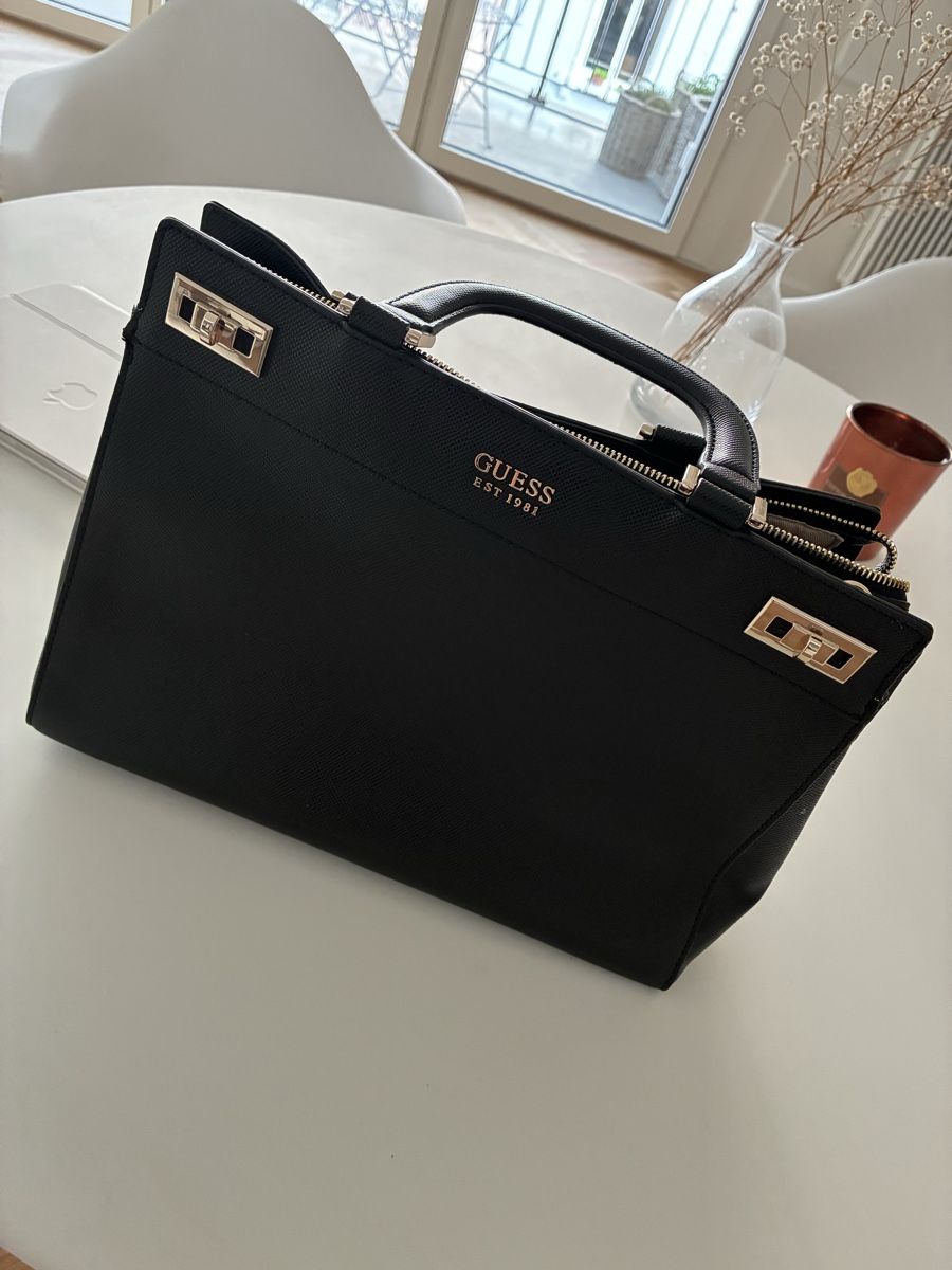 Guess Borse: Guess Handtasche – Usato da Zürich venduto da eli_pg5c