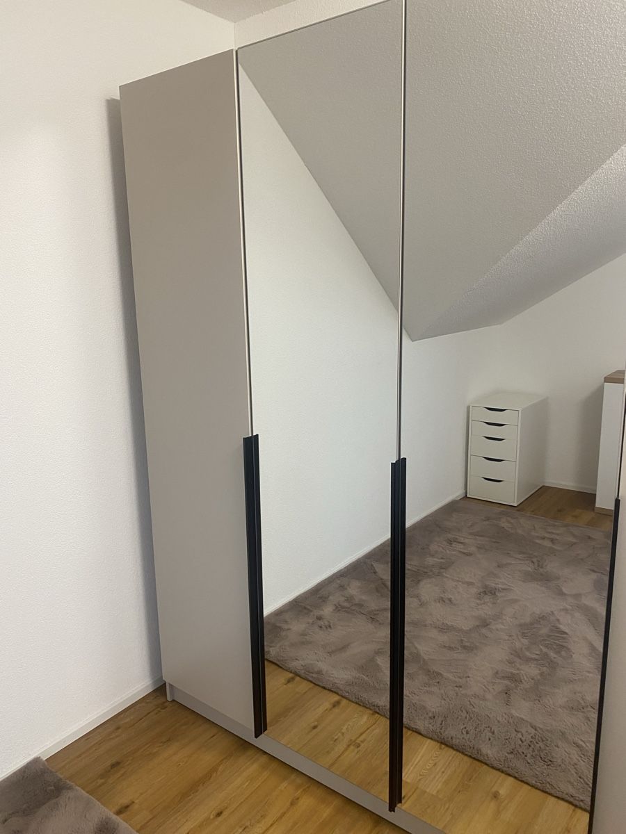 Schränke: Kleiderschrank Farbe champagner – Gebraucht aus Gerzensee von mil_792n 1