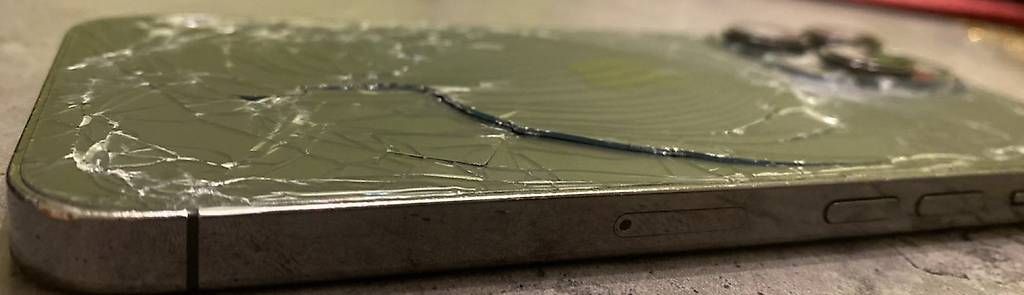 Telefoni cellulari / Smartphones: iPhone 13 Pro - Refurbished – Usato da Basel venduto da retro-spective 3