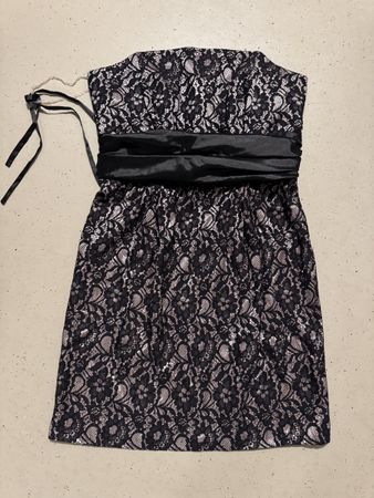Elegantes Spitzenkleid, Grösse 42