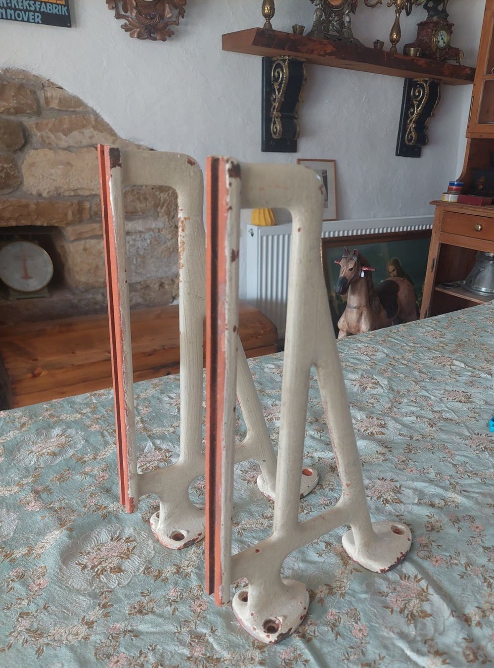 Console: Gusseisen Konsolen – Usato da Siblingen venduto da rantiques