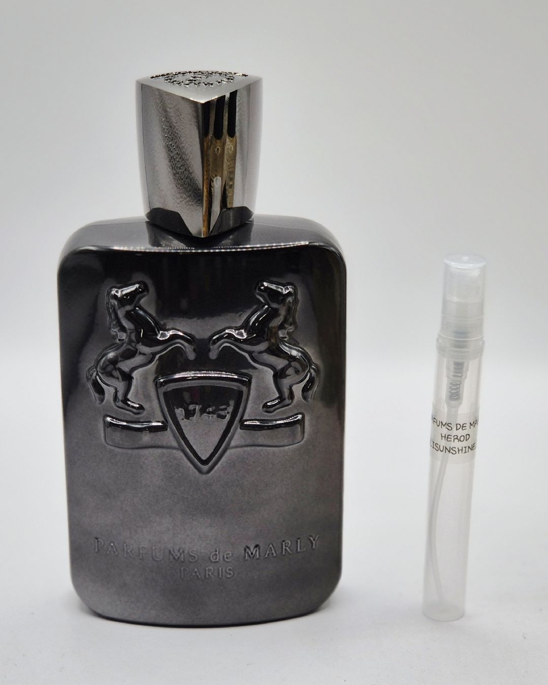 Profumi & Eau de Toilette: 5 ml HEROD PARFUMS DE MARLY ABFÜLLUNG – Nuovo (secondo la descrizione) da St. Gallen venduto da CaliSunshine