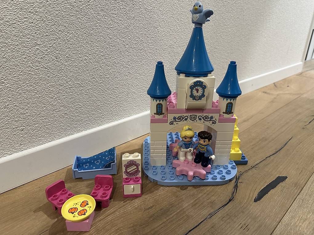 Lego Giocattoli: Lego Duplo Cinderellas Märchenschloss 10855 – Usato da Baar venduto da san_qk22