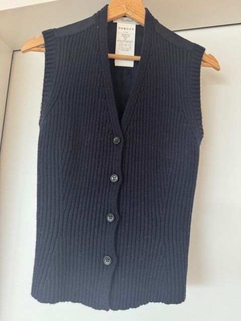 Max Mara Gilets & Westen: STRICKGILET VON MAXMARA – Gebraucht aus Wädenswil von MANU2222
