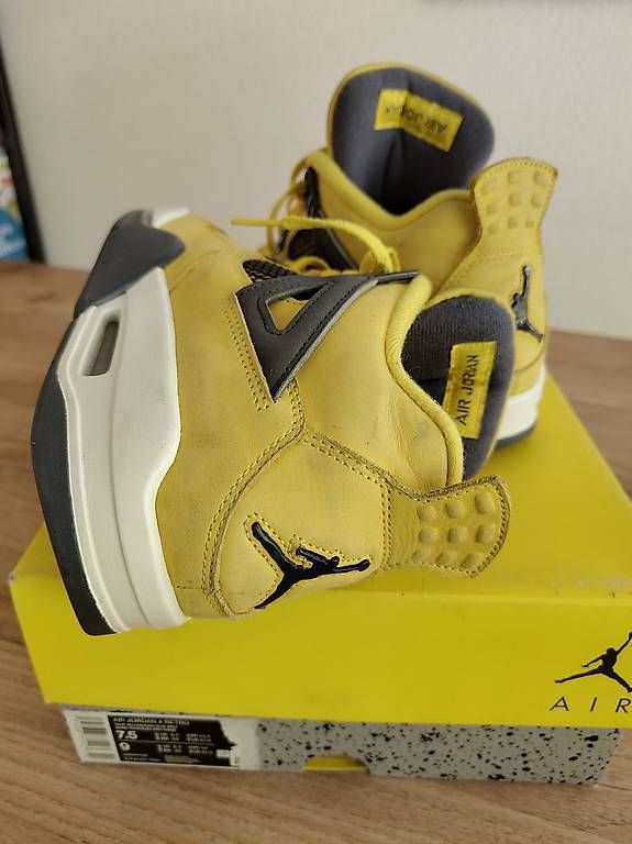 Herrenschuhe: Air Jordan 4 Retro – Gebraucht aus Windisch von Senff 2