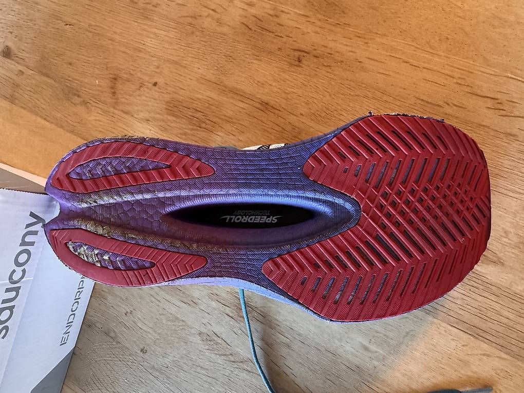 Saucony Herrenschuhe: Saucony - Endorphin PRO 4 - US 10 / 44 – Gebraucht aus Zürich von konomanalo 2