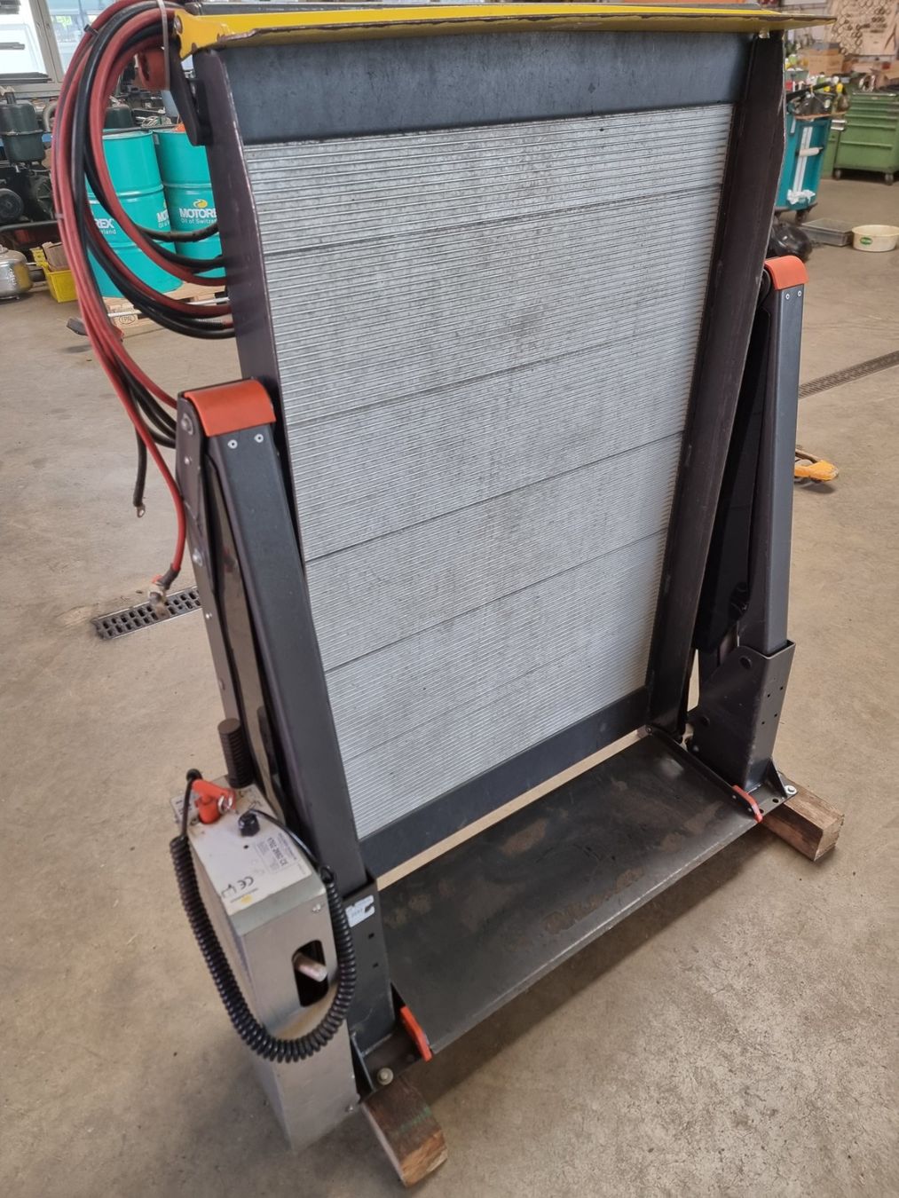 Sollevapersone & Montascale: Rollstuhllift / Autolift – Usato da Gunzwil venduto da TeamT 4