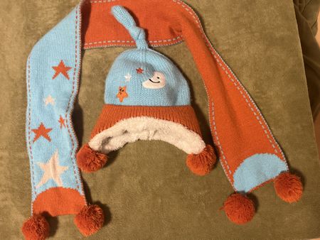 Set Mütze & Schal mit Bommel Gr. 1-3 Jahren