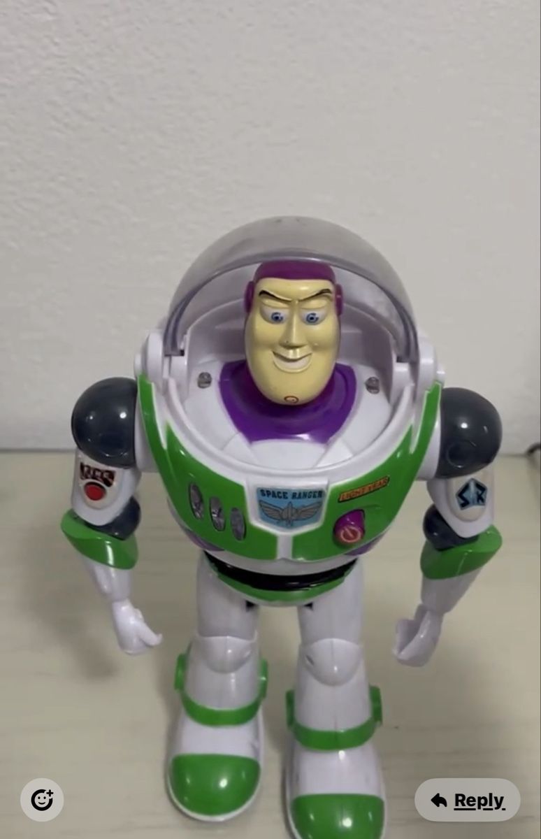 Disney Giocattoli: Toy figure Buzz Lightyear Space Ranger good condition – Usato da Allschwil venduto da ahm_y7l8 3
