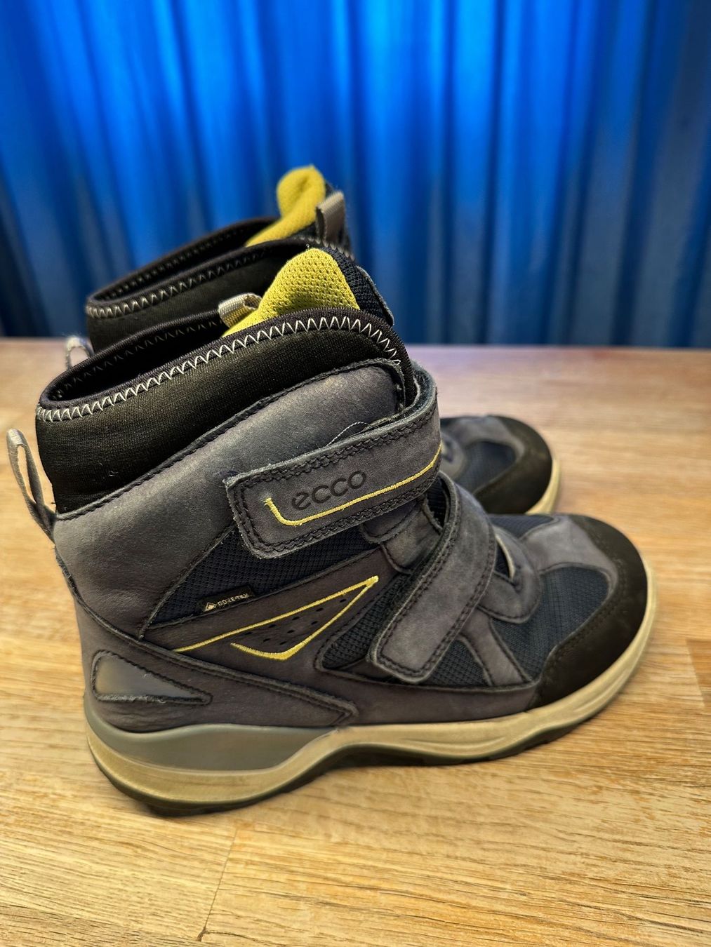 Scarpe da uomo: bequeme Winterstiefel Goretex,  Gr. 37 – Usato da Winkel venduto da Tatanof