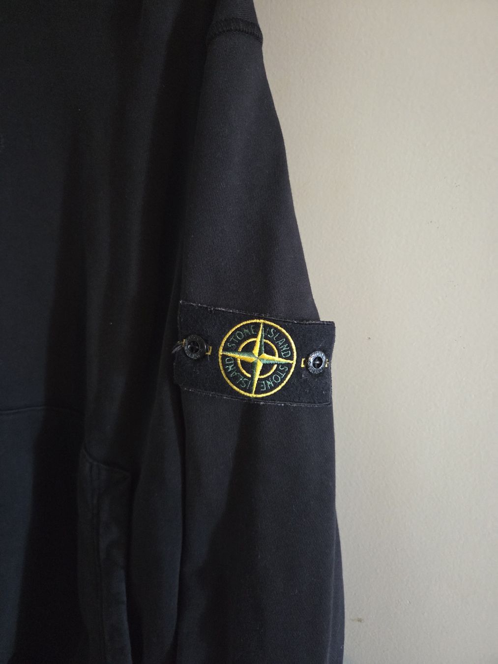 Stone Island Pullover & Sweatshirts: Stone Island Hoodie – Gebraucht aus Zürich von Valerio__ 1
