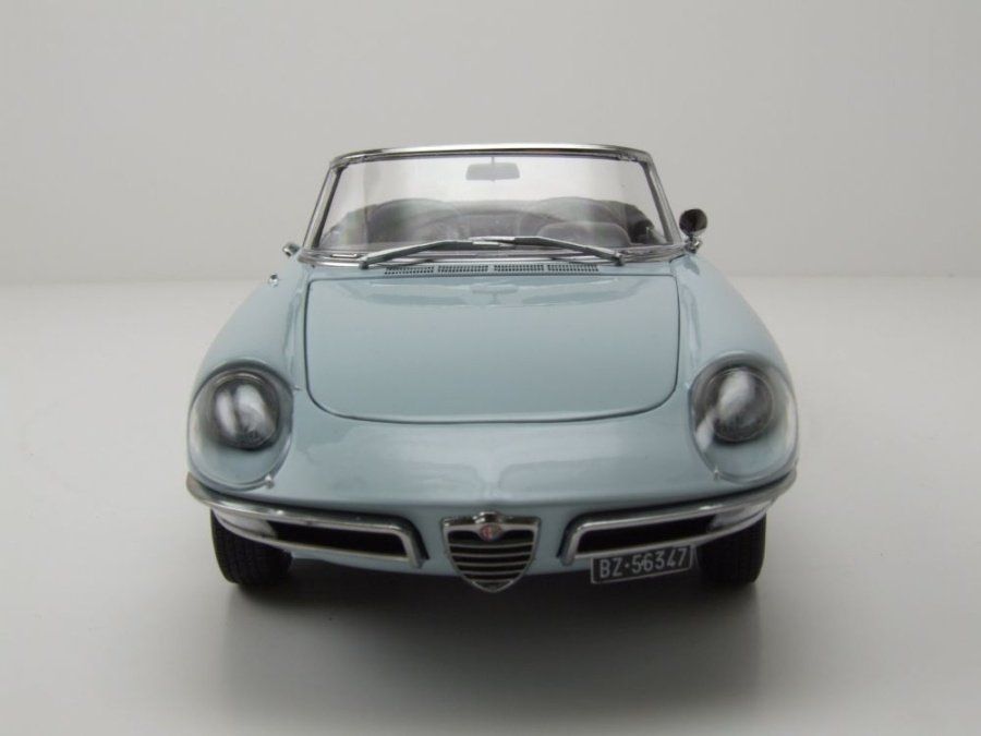 Alfa Romeo Modellini d'auto: Alfa Romeo Duetto Spider 1966-1969 hellblau/ Verdeck schwarz – Nuovo e nell'imballaggio originale da Gerlafingen venduto da espero88 3