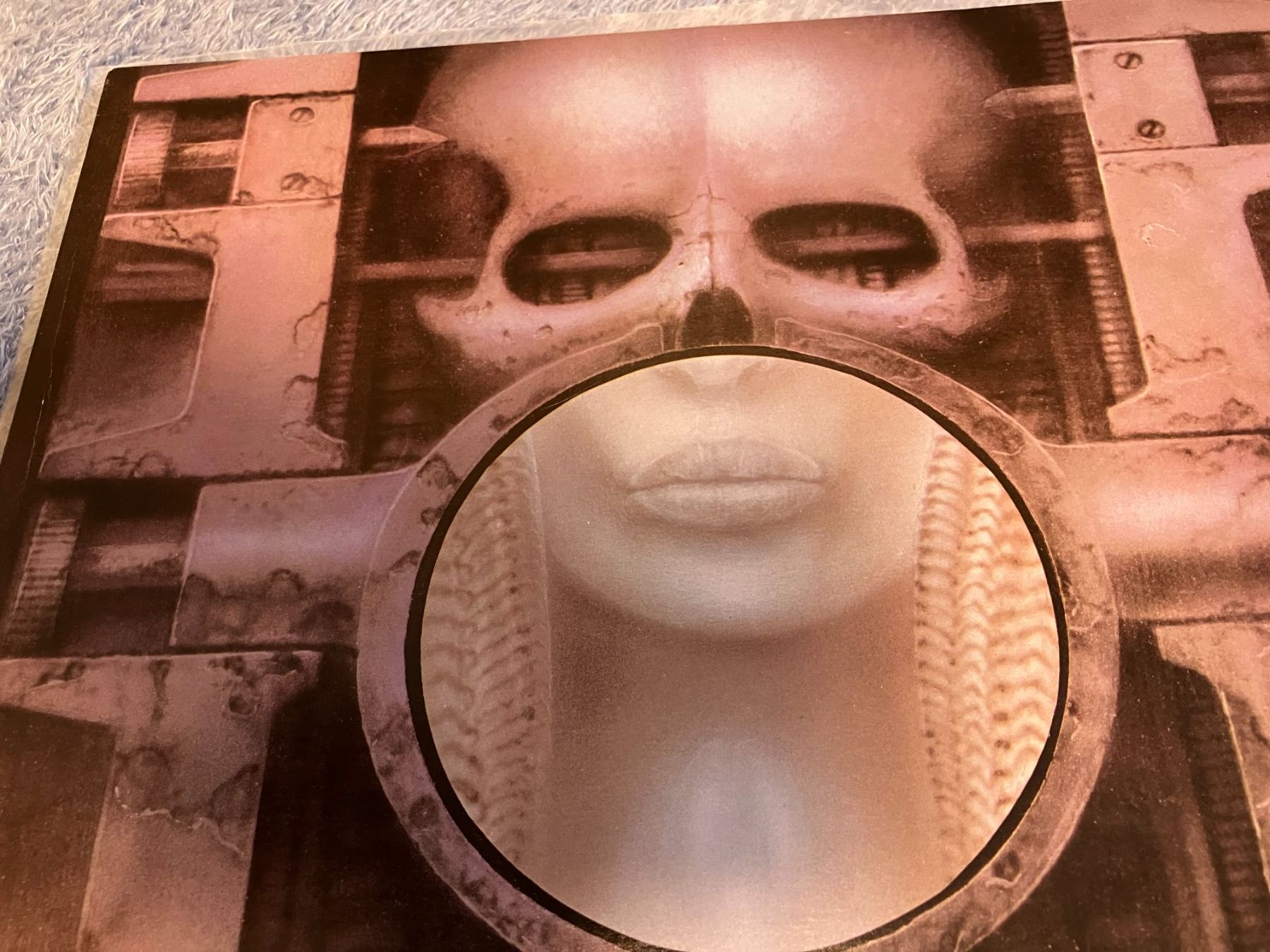 Poster & Bilder: H.R. Giger – Gebraucht aus Aarwangen von Jukebox3 1