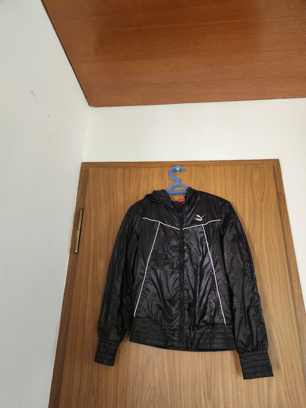 Puma Jacken: Veste Puma noir doublée taille XS  – Gebraucht aus Niedergösgen von Eva2410