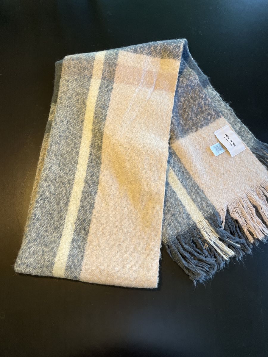 Foulard & Sciarpe: Schal von Vero Moda – Usato da Schmitten FR venduto da Monei19 1