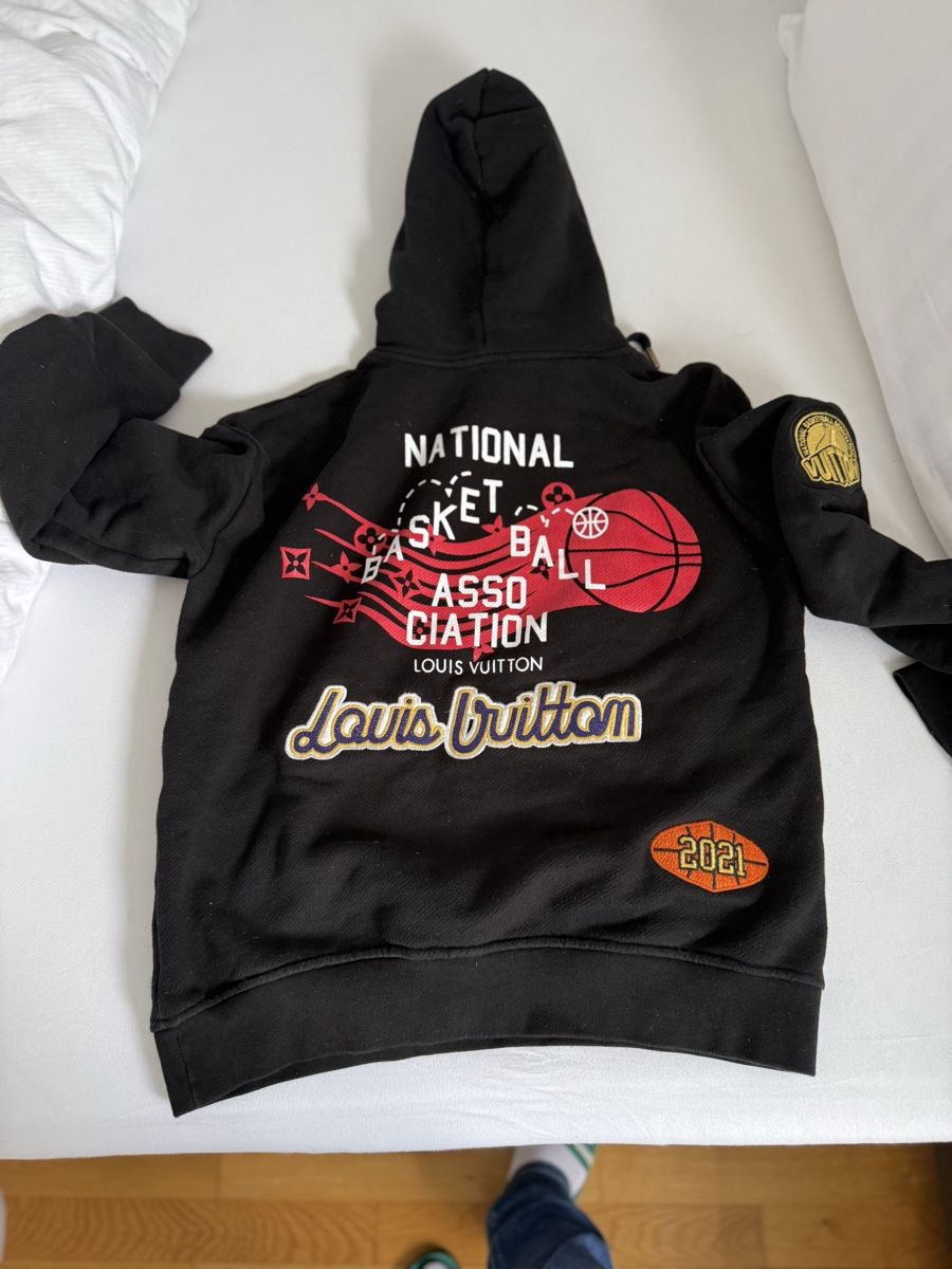 Louis Vuitton Maglioni & Felpe: Louis Vuitton NBA Hoodie Schwarz – Usato da Freidorf TG venduto da PiccadillyLine 1