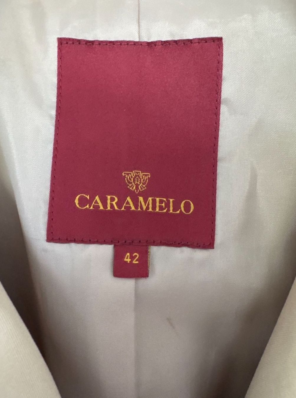 Cappotti: Trenchcoat Caramelo gr 38 – Usato da Lausanne venduto da acz_wjb9 1