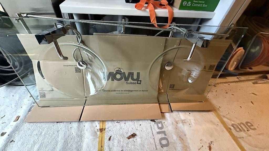 Spülbecken & Waschbecken: Designer Glas Doppelwaschtisch – Gebraucht aus Küsnacht ZH von LSHV