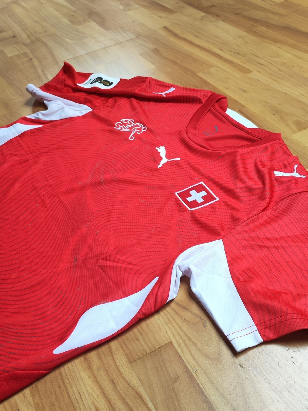 Puma Leibchen & Hosen: Schweiz Heimtrikot 2026 – Neu (gemäss Beschreibung) aus Breitenbach von Lqris 3