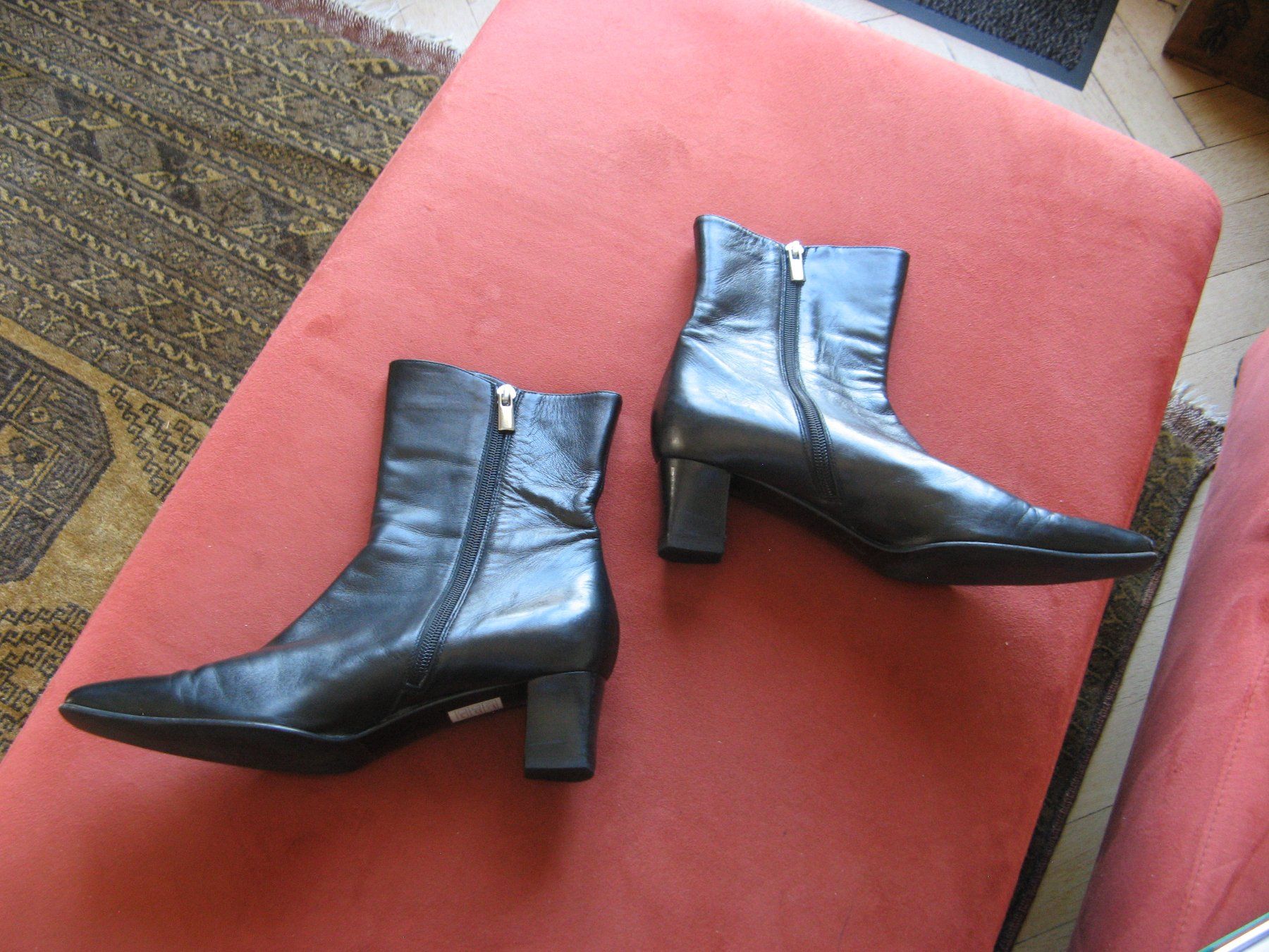 Chaussures femmes: Stiefeletten schwarz Gr. 40 Leder – D'occasion à Zürich par apil 6