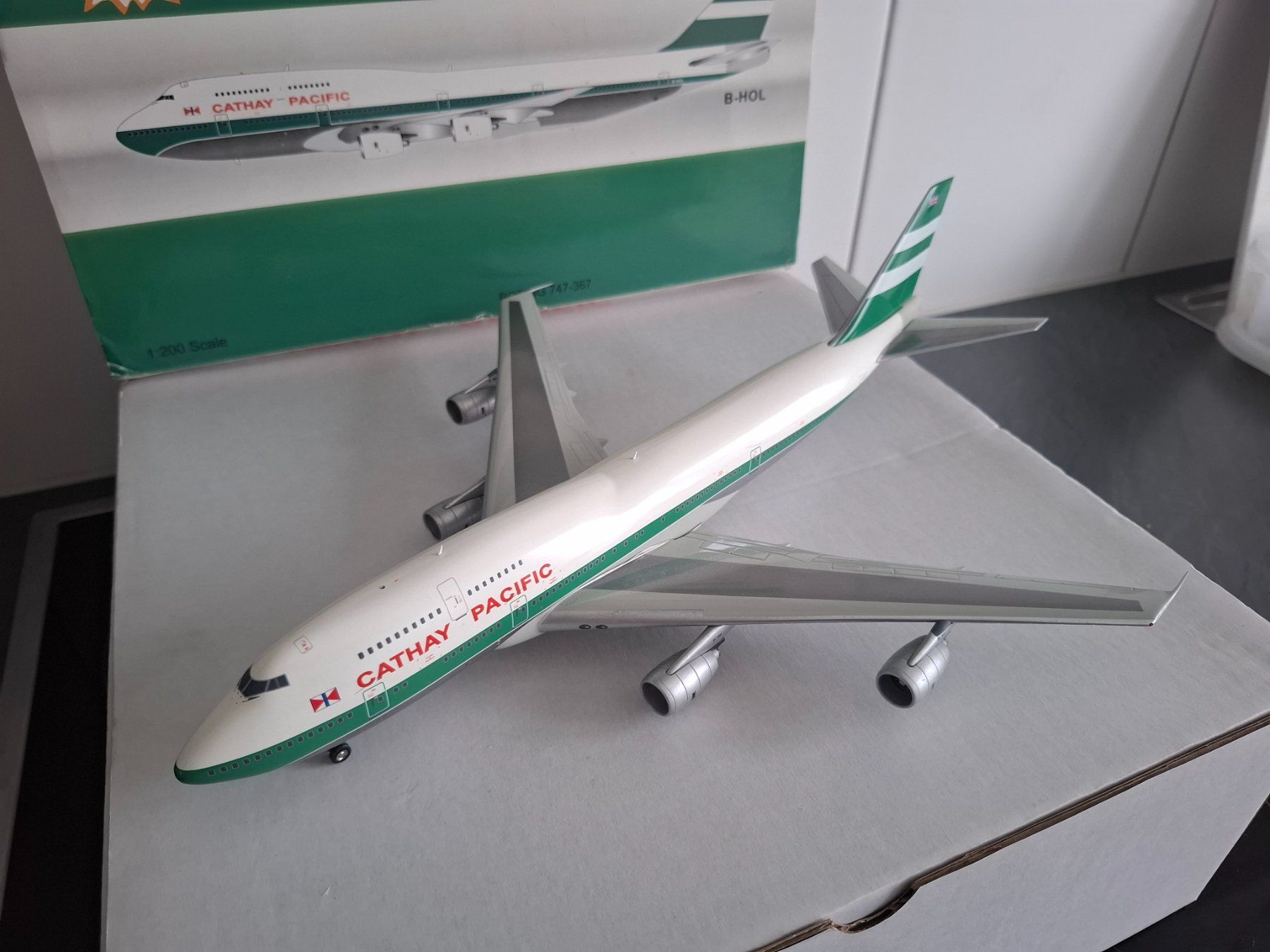 Kit di modellismo & Modellini statici: Boeing 747-367 Cathay Pacific 1/200 polished – Nuovo (secondo la descrizione) da Riehen venduto da DVD-Palace 1