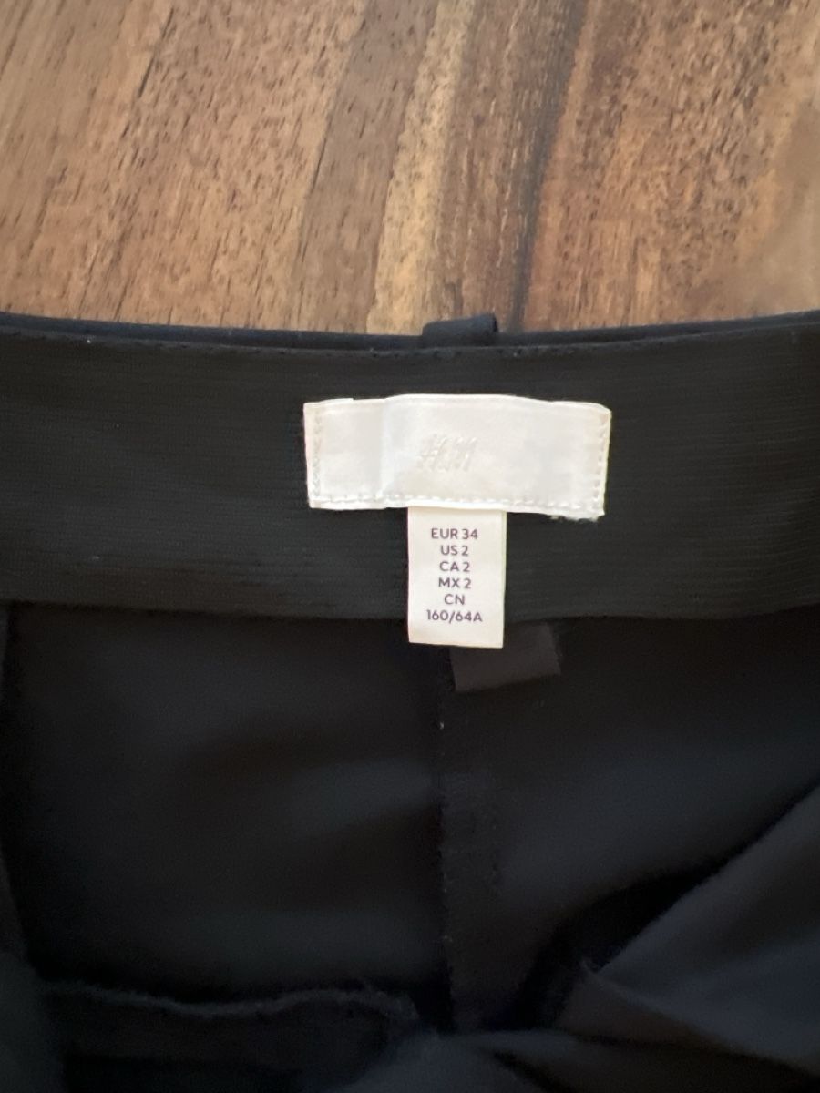 H&M Pantaloni: Black pants size 34 – Usato da Zurich venduto da amf_k7k2 1