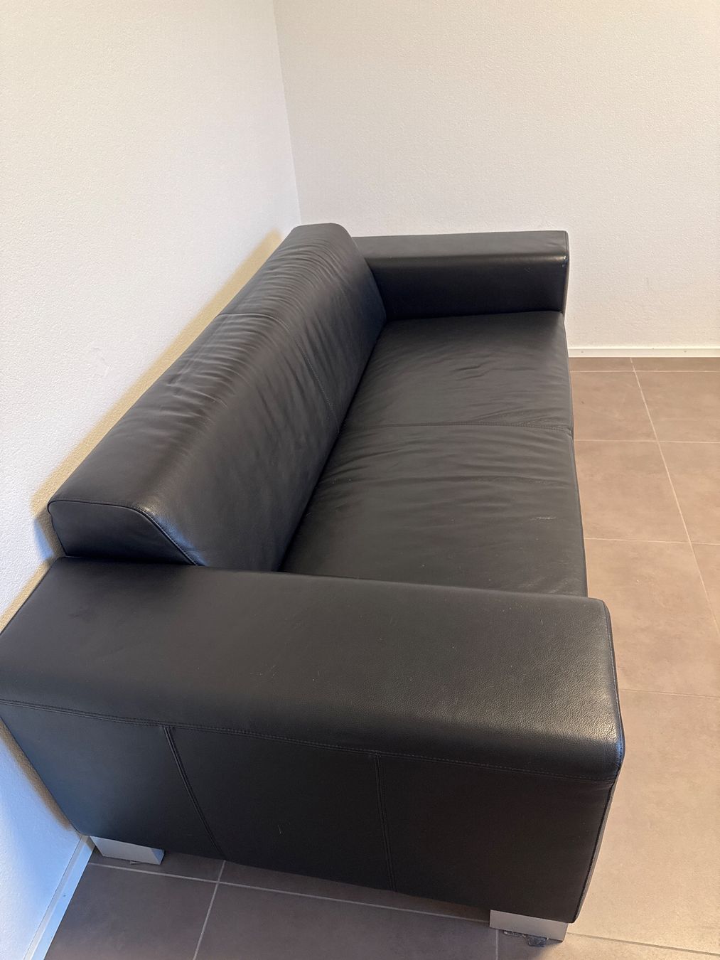 Interio Divani: Designer Sofa Echtleder schwarz – Usato da Zofingen venduto da reevb 4
