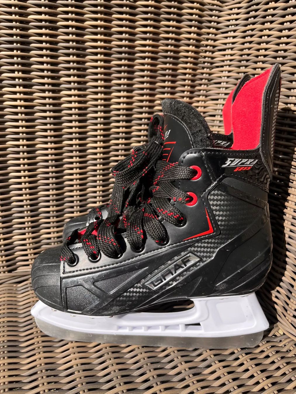 Graf Schlittschuhe: Eishockeyschlittschuhe – Gebraucht aus Wettingen von haagli68 2