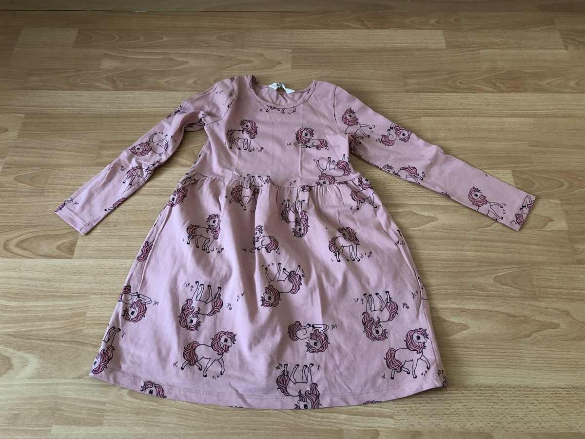 H&M Lotti & Set di vestiti: Mädchen Kleider Set Röcke Gr 122 bis 128 – Usato da Chur venduto da Tsambiko 8