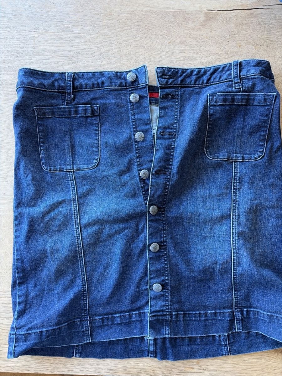 S.Oliver Gonne: Jeansrock von S.Oliver, 42 – Usato da speicher venduto da danicole