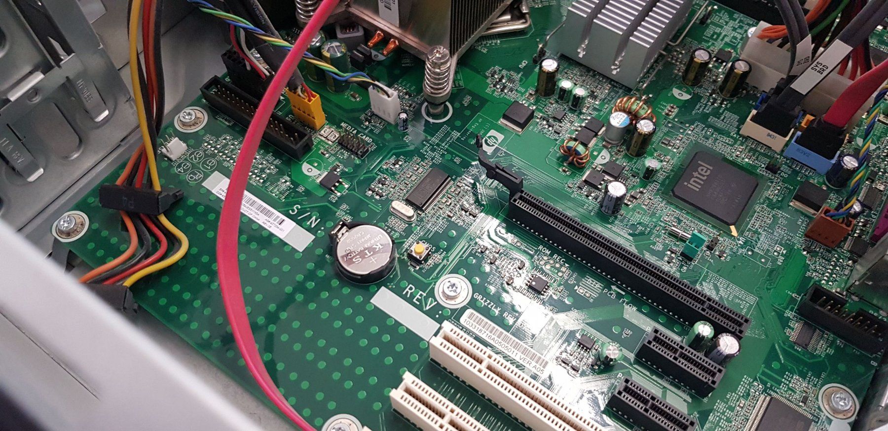 Hewlett Packard PCs: hp Computer Hewlett Packard PC Gehäuse Mainboard CD Laufwerk – Defekt aus st.gallen von  3